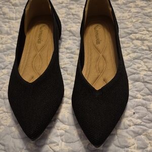 Black Textured Flats